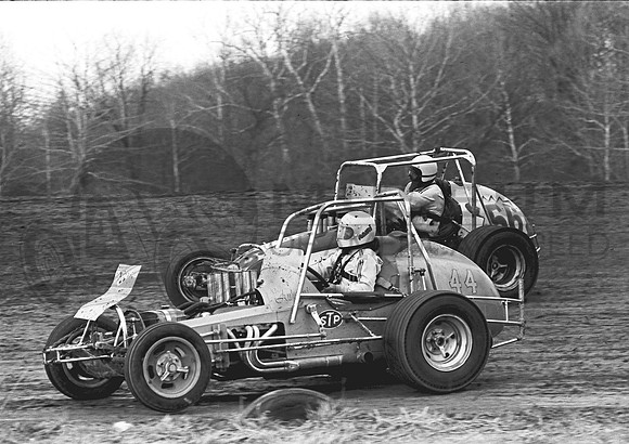 Amati #44 Bobby Kinser Bloomington 3-28-71