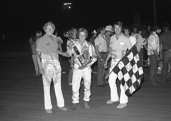 Steve Kinser with Bill & Vic Lipkey