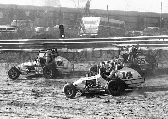 Beale #32, Joe Saldana #14 & Butch Wilkerson  Eldora 10-21-73